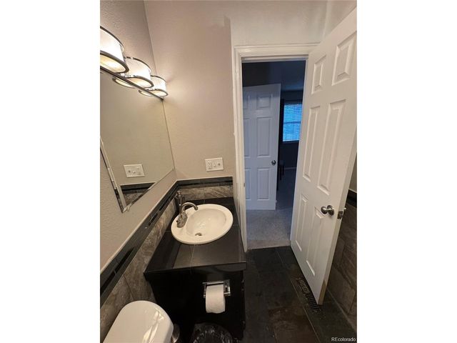 7020 W Portland Ave, Littleton, CO 80128