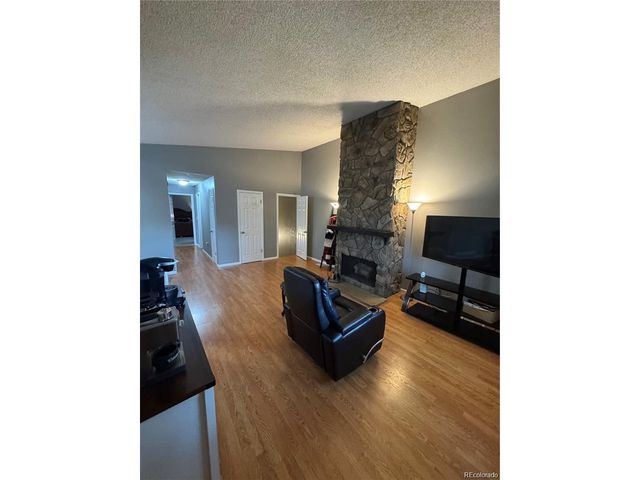 7020 W Portland Ave, Littleton, CO 80128