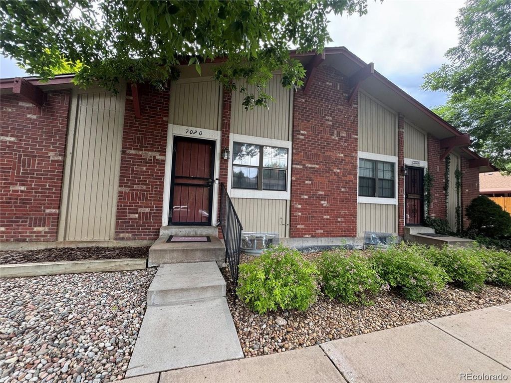 7020 W Portland Ave, Littleton, CO 80128