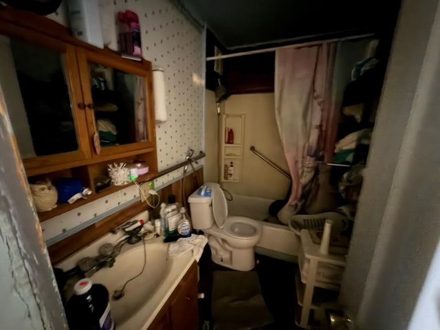 259 S Ivanhoe Road, Kingsford Heights, IN 46346