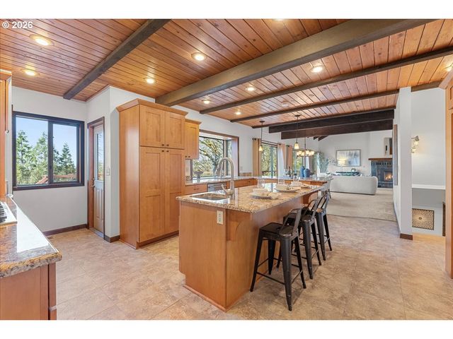 3904 VIEWCREST Rd S, Salem, OR 97302