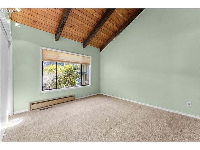 3904 VIEWCREST Rd S, Salem, OR 97302