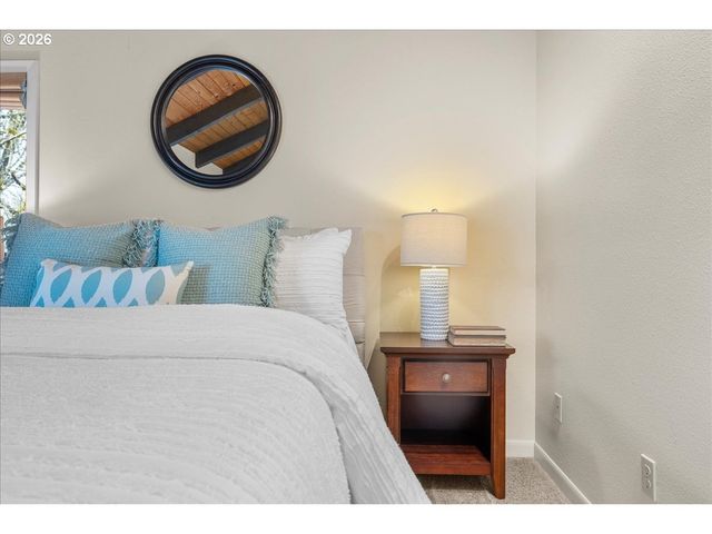 3904 VIEWCREST Rd S, Salem, OR 97302