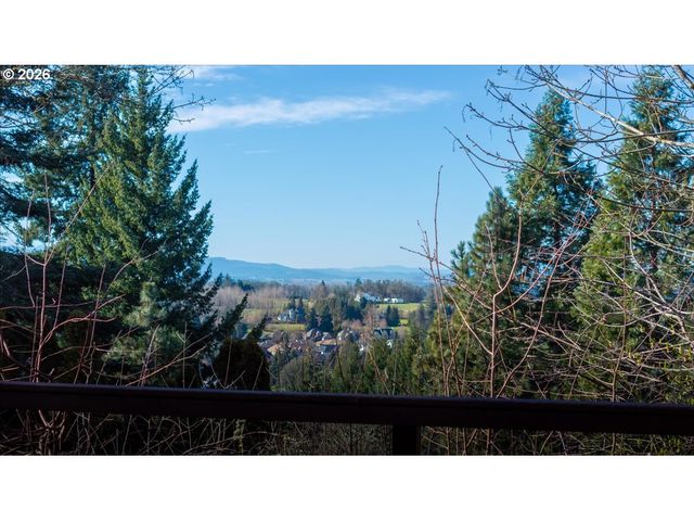 3904 VIEWCREST Rd S, Salem, OR 97302