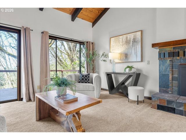 3904 VIEWCREST Rd S, Salem, OR 97302