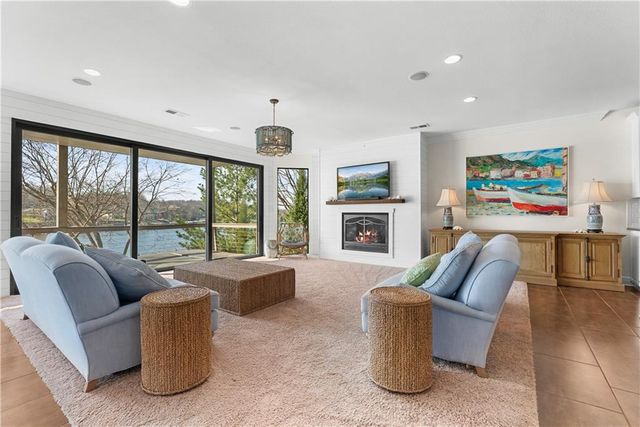 20 H Street, Lake Lotawana, MO 64086