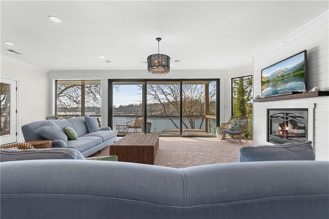 20 H Street, Lake Lotawana, MO 64086