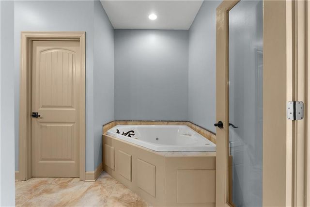 20 H Street, Lake Lotawana, MO 64086