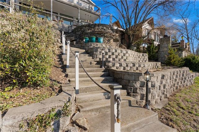 20 H Street, Lake Lotawana, MO 64086