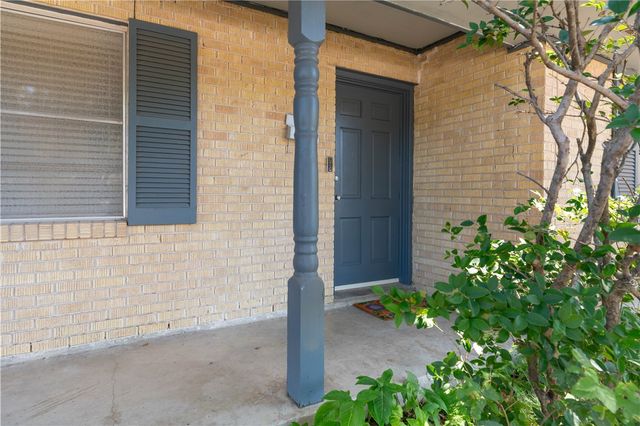 709 Lincoln St, Alice, TX 78332