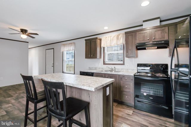 17 ASHTON DR, New Providence, PA 17560