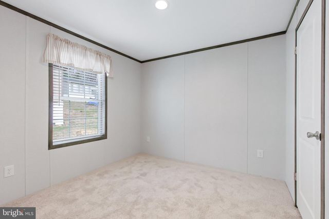 17 ASHTON DR, New Providence, PA 17560