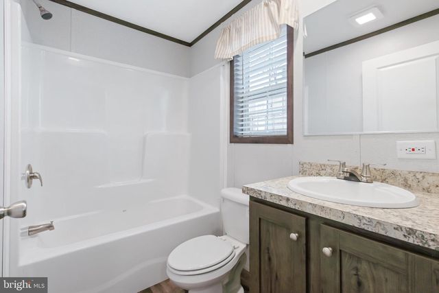 17 ASHTON DR, New Providence, PA 17560