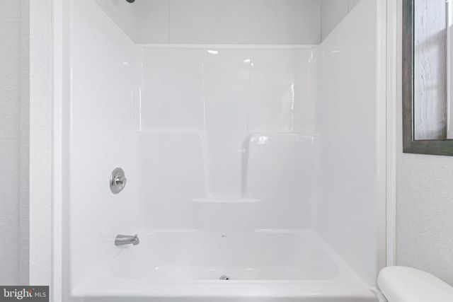 17 ASHTON DR, New Providence, PA 17560