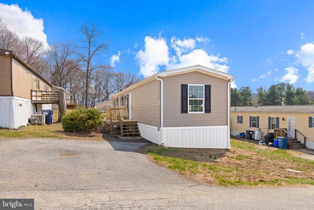 17 ASHTON DR, New Providence, PA 17560