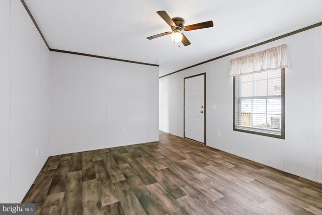 17 ASHTON DR, New Providence, PA 17560