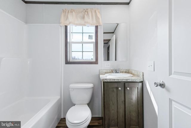 17 ASHTON DR, New Providence, PA 17560