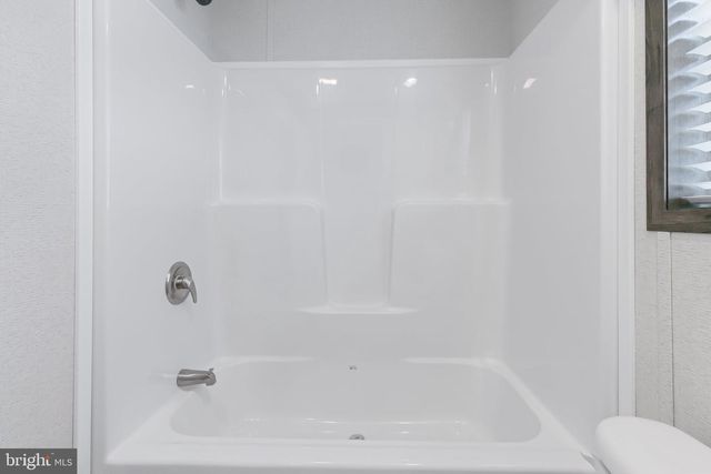 17 ASHTON DR, New Providence, PA 17560