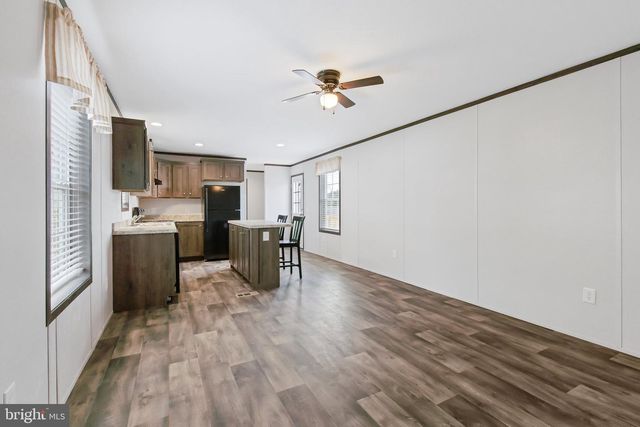 17 ASHTON DR, New Providence, PA 17560