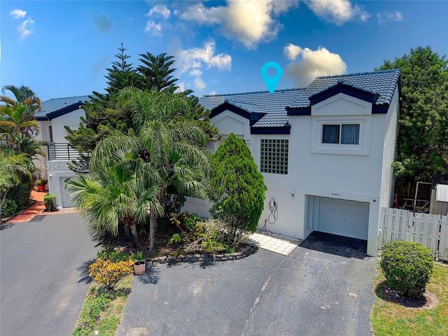 21221 NE 3rd Ct, Miami, FL 33179
