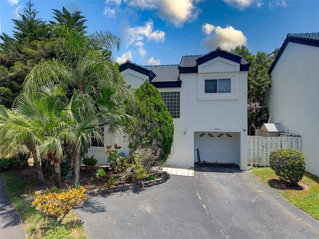 21221 NE 3rd Ct, Miami, FL 33179