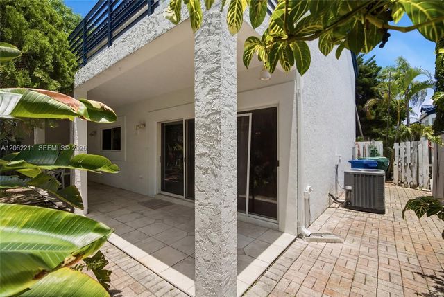 21221 NE 3rd Ct, Miami, FL 33179