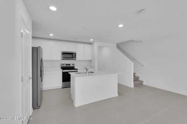 1880 NORMANDY PINES Lane, Jacksonville, FL 32221