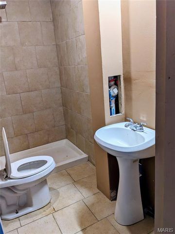 7326 Pennsylvania Avenue, St Louis, MO 63111