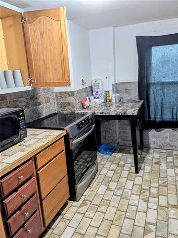 7326 Pennsylvania Avenue, St Louis, MO 63111