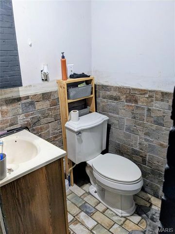 7326 Pennsylvania Avenue, St Louis, MO 63111