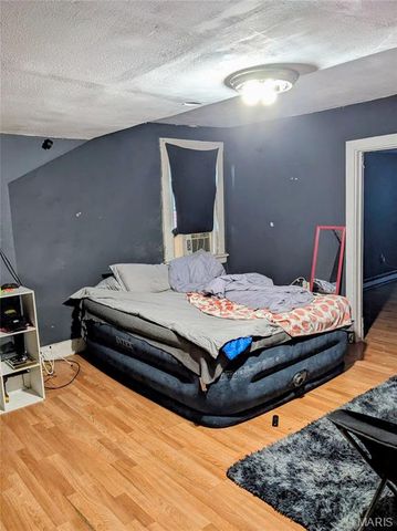 7326 Pennsylvania Avenue, St Louis, MO 63111