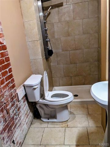 7326 Pennsylvania Avenue, St Louis, MO 63111