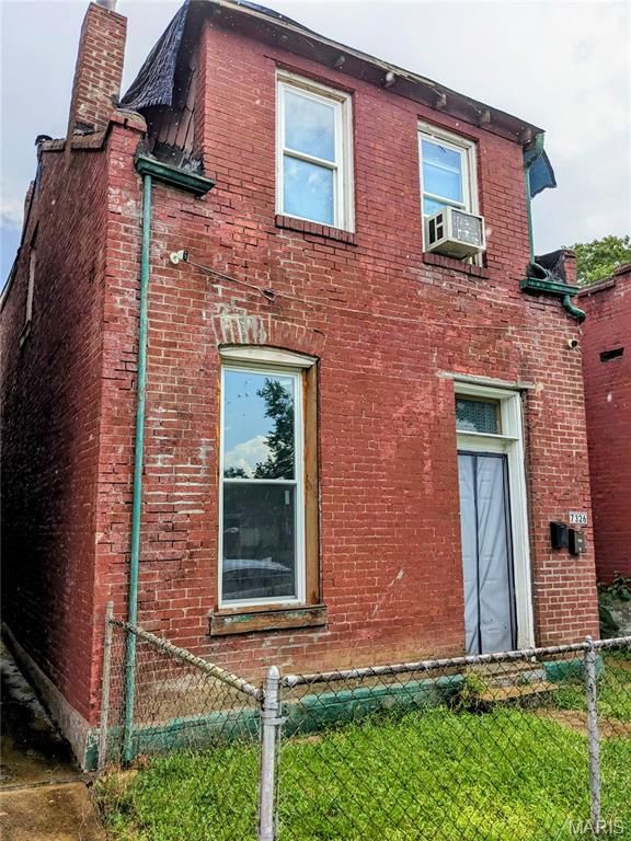 7326 Pennsylvania Avenue, St Louis, MO 63111