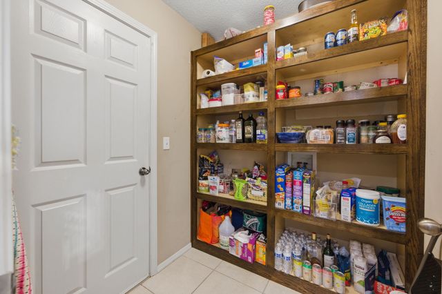 1024 N Crest St, Wichita, KS 67206