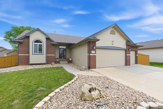 1024 N Crest St, Wichita, KS 67206