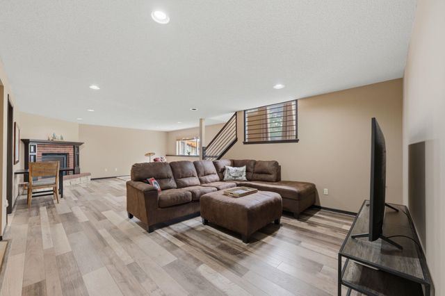1024 N Crest St, Wichita, KS 67206