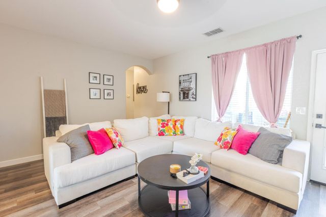 2152 Milan Way, Roseville, CA 95678