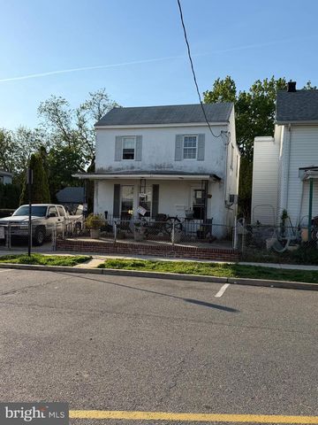 4 W 9TH ST, Marcus Hook, PA 19061
