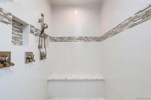 3960 Harvest Creek Court, Rochester, MI 48306