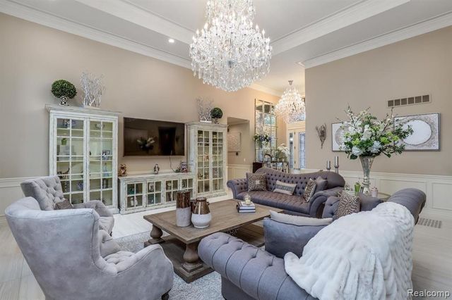 3960 Harvest Creek Court, Rochester, MI 48306