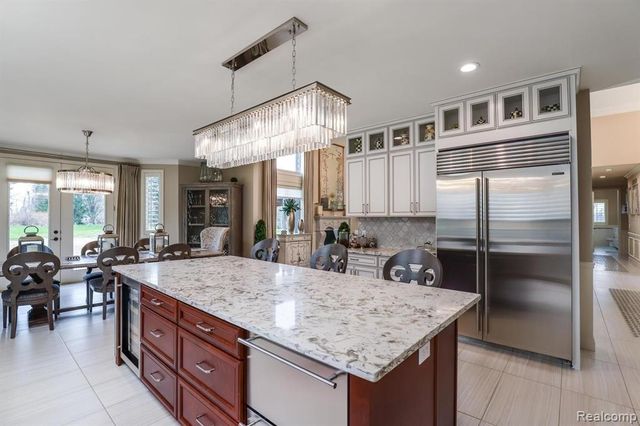 3960 Harvest Creek Court, Rochester, MI 48306