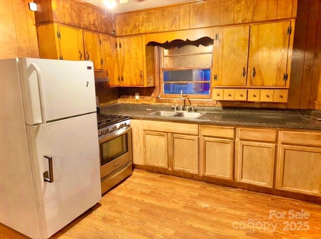 1930 Mountain Brook Drive, Gastonia, NC 28052