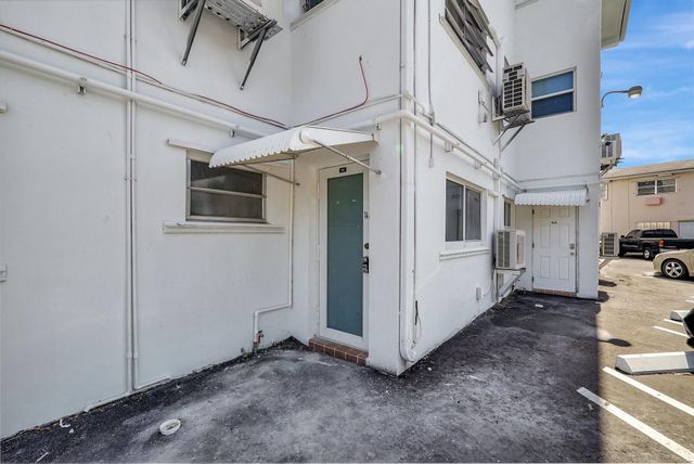 161 NE 10th Ave 14A, Hallandale Beach, FL 33009