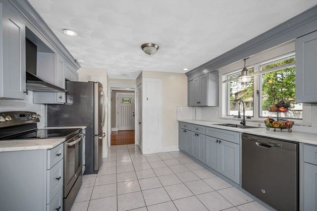 202 Salem St, Wakefield, MA 01880