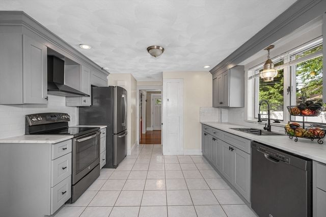 202 Salem St, Wakefield, MA 01880
