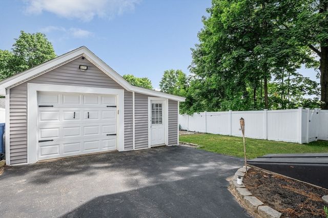 202 Salem St, Wakefield, MA 01880
