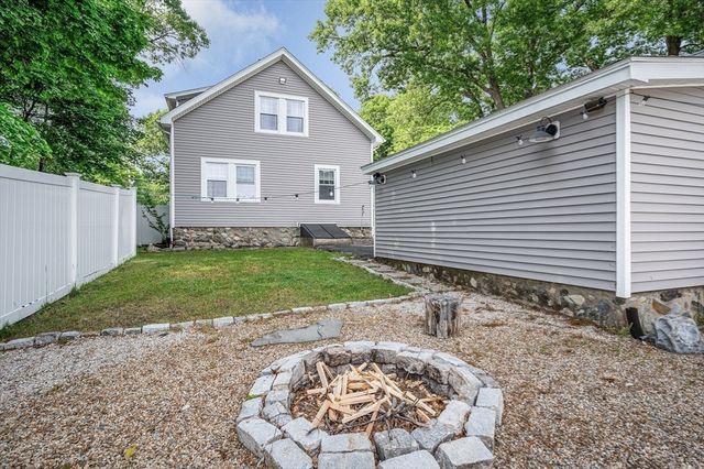 202 Salem St, Wakefield, MA 01880