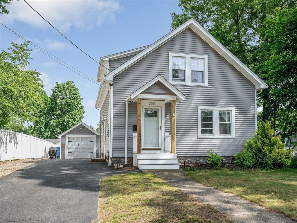 202 Salem St, Wakefield, MA 01880