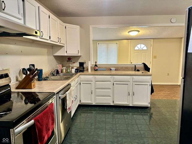 1779 E Little Bear Road, Connersville, IN 47331