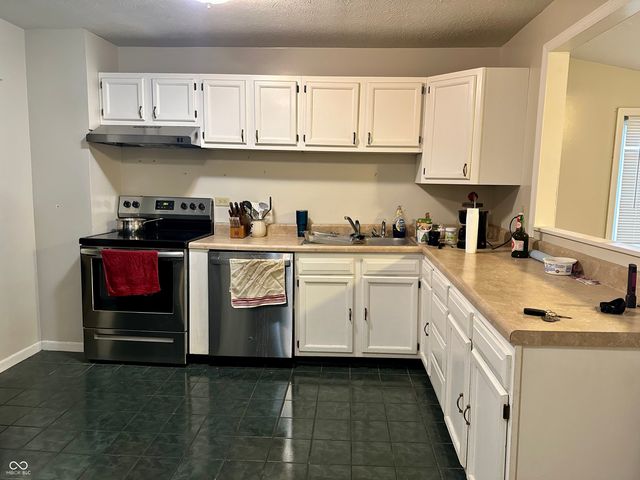 1779 E Little Bear Road, Connersville, IN 47331